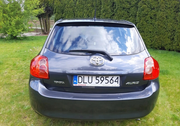 Toyota Auris cena 28800 przebieg: 137800, rok produkcji 2010 z Wałcz małe 106